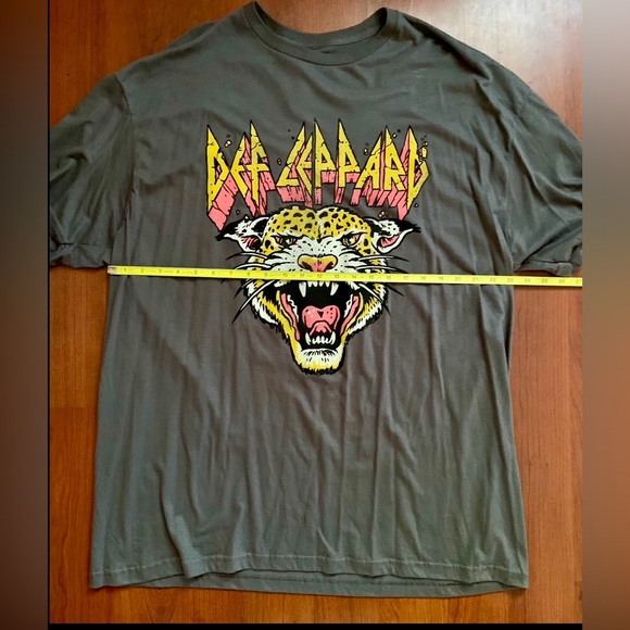 DEF LEPPARD Men’s Oversized Short Sleeve TShirt Dark Gray Size X-Large - Picture 6 of 6